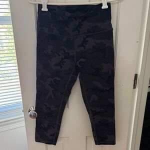 Zyia Capri  Camo Leggings